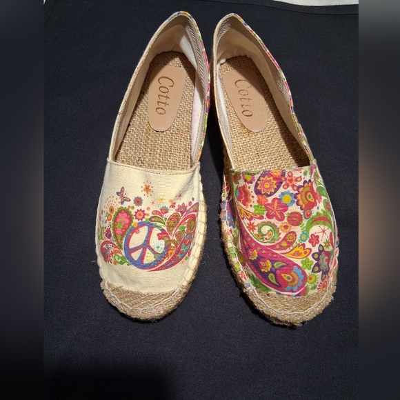 Cotton On Cream Espadrilles with Vintage Charm - Picture 3 of 6
